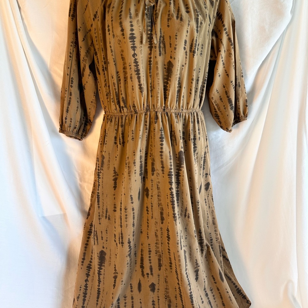 Simply Vera Vera Wang Gold and Brown Midi Dress with Crew Neck